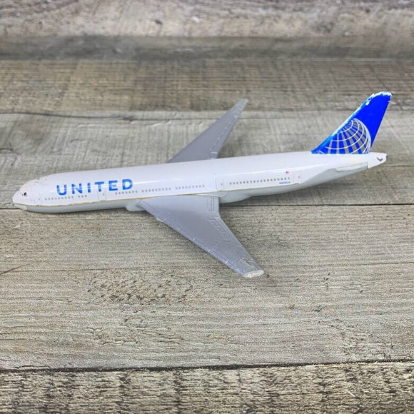 United Airlines Airliner Toy Airplane Diecast - Picture 5 of 7